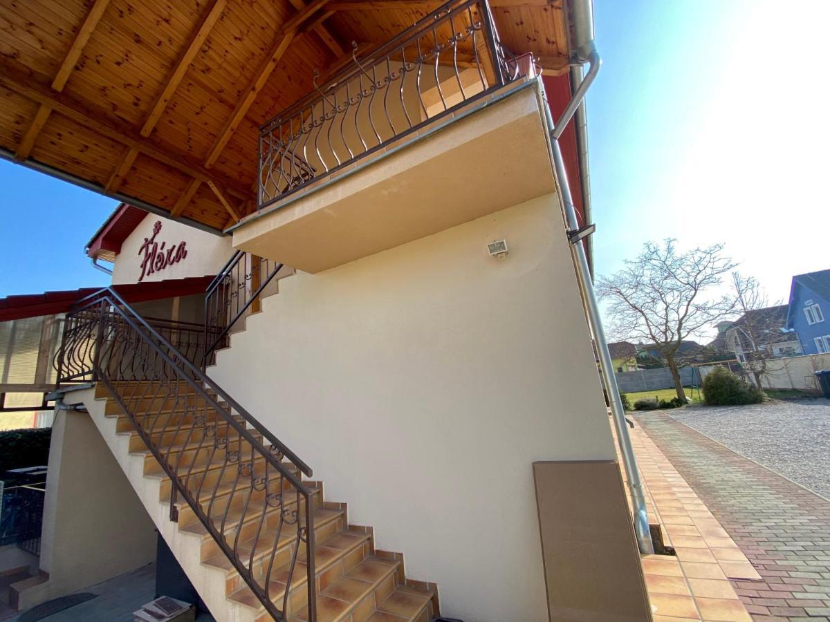 Apartmanovy Dom Flora Veľký Meder المظهر الخارجي الصورة