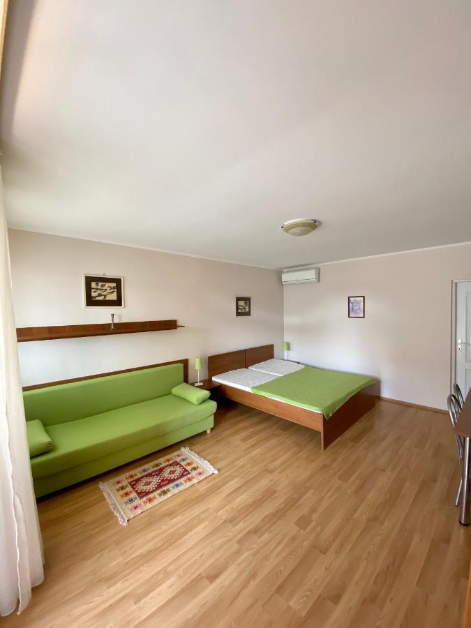 Apartmanovy Dom Flora Veľký Meder المظهر الخارجي الصورة