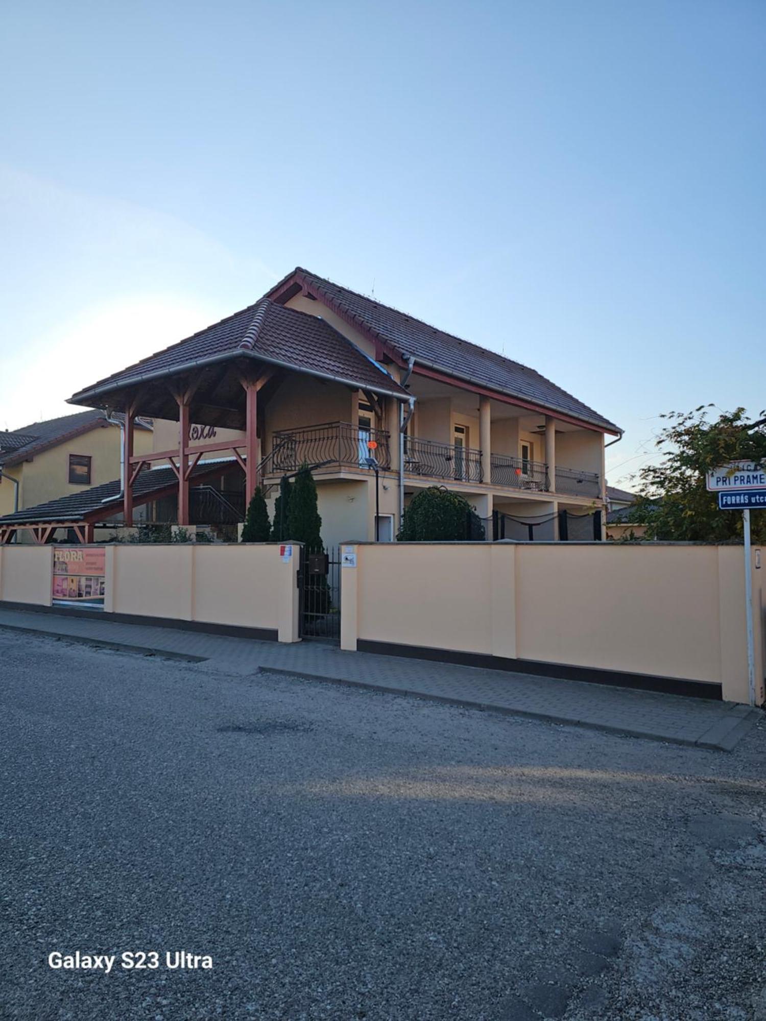 Apartmanovy Dom Flora Veľký Meder المظهر الخارجي الصورة